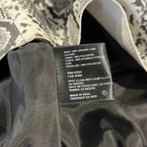 VEDA Grey Snakeskin Leather Mini A-Line Skirt - Picture 7 of 7